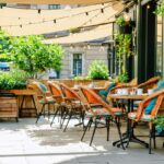 So gestalten Sie Ihre Café-Terrasse: Einladende Designideen für mehr Flair und Erfolg bei der Neueröffnung